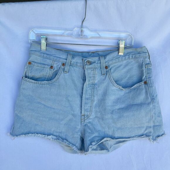Levi’s 501 Denim Shorts size 30 Light Wash - Picture 2 of 7